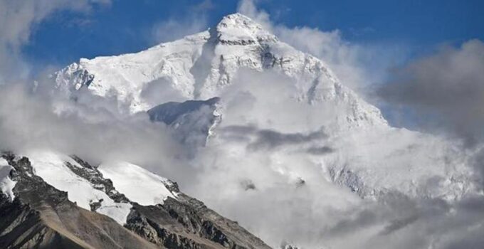 Everest Dağı’nda kar fırtınası! 1 kişi hayatını kaybetti